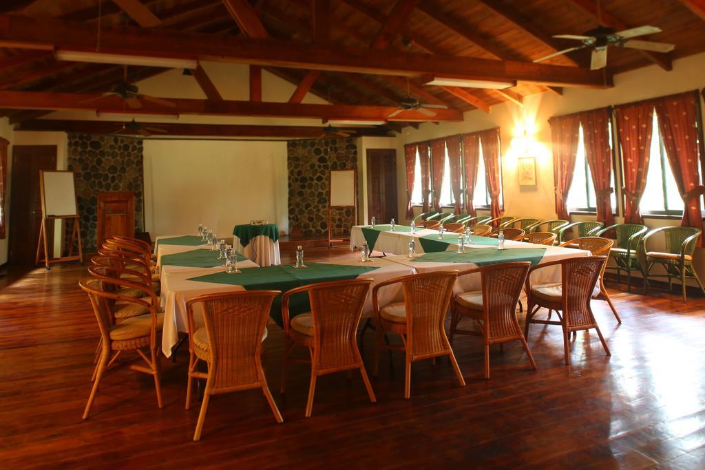 The Lodge & Spa At Pico Bonito El Pino Exterior foto